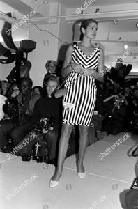 marc-jacobs-spring-1989-ready-to-wear-fashion-show-shutterstock-editorial-10448195bl.jpg