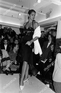 marc-jacobs-spring-1989-ready-to-wear-fashion-show-shutterstock-editorial-10448195h.jpg