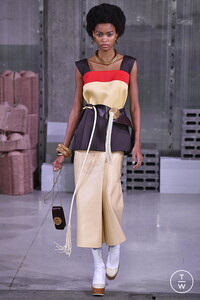 marni-aw18-0006-145162.thumb.jpg.3a5ce29d193a1c419f891995b89fdceb.jpg