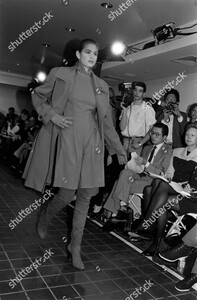 michael-kors-fall-1988-sportswear-collection-fashion-show-new-york-city-shutterstock-editorial-10458286g.jpg