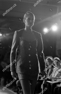 michael-kors-fall-1990-sportswear-collection-fashion-show-new-york-city-shutterstock-editorial-10434108ch.jpg