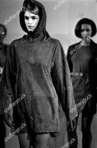 michael-kors-fall-1990-sportswear-collection-fashion-show-new-york-city-shutterstock-editorial-10434108en.jpg