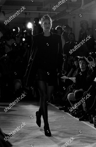 michael-kors-fall-1990-sportswear-collection-fashion-show-new-york-city-shutterstock-editorial-10434108j.jpg