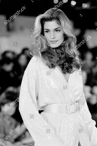 michael-kors-fall-1992-ready-to-wear-fashion-show-new-york-shutterstock-editorial-10453771bq.jpg