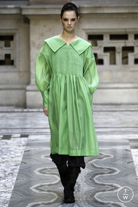 molly-goddard-aw19-0002-44f79e.thumb.jpg.cee3a97ccc1fc735d5b55eb94e78de19.jpg