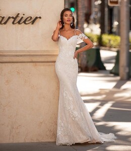 moonlightbridal_101412391_259919965352653_4059850343293824973_n.jpg