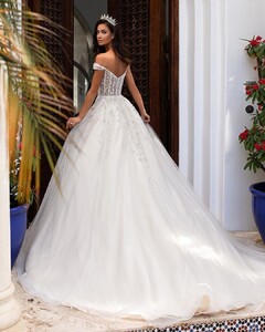 moonlightbridal_87672191_556838958258575_4503979669861325278_n.jpg