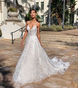 moonlightbridal_92688026_2825771494126910_7125447432254697772_n.jpg