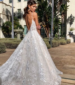 moonlightbridal_95780867_687576342044159_3022446794383223324_n.jpg