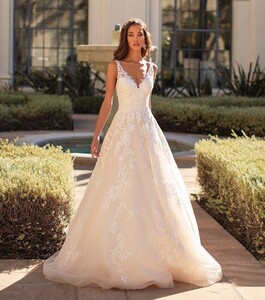 moonlightbridal_96001899_259601818749746_1359914250608327398_n.jpg