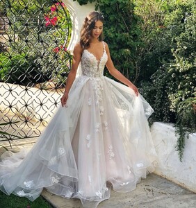 moonlightbridal_97251074_820182661838197_2779329105778234403_n.jpg