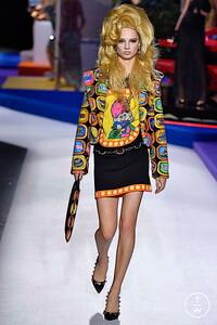 moschino-aw19-0054-9c563a.thumb.jpg.7d3542663f16bd92c0493c1c7497d2ab.jpg