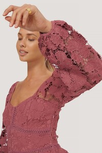 nakd_flower_crochet_dress_1014-000906-0211_04g.jpg