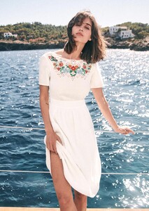 odalie-dress-ecru_multico_embroidery-q8hldniiwggdavajcdgj.jpg