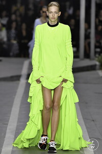 off-white-ss19-0023-f1b88b.thumb.jpg.62445cfe4039d376ed11f78fb558c8fc.jpg