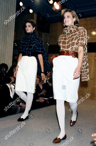 perry-ellis-fall-1986-ready-to-wear-fashion-show-new-york-city-shutterstock-editorial-10443954ce.jpg