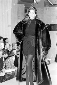 perry-ellis-fall-1987-ready-to-wear-fashion-show-shutterstock-editorial-10449705h.jpg