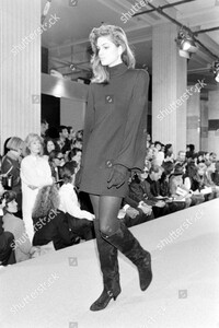perry-ellis-fall-1987-ready-to-wear-fashion-show-shutterstock-editorial-10449705k.jpg
