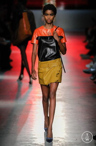 prada-resort-19-013-22d983.thumb.jpg.b7a365d925c5189ce006bb1c20d8897c.jpg