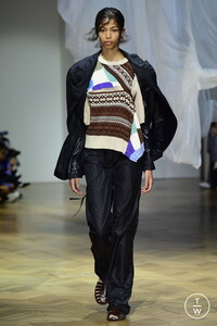 preen-ss19-0018-a09de8.thumb.jpg.ff02d17c115a7323b66f29d99e8a96d4.jpg