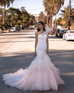 pronovias_101099596_3029327777150122_9082593040101276345_n.jpg