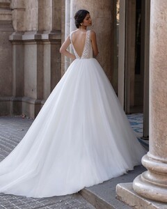 pronovias_101251394_160158882150857_4045840295596697144_n.jpg