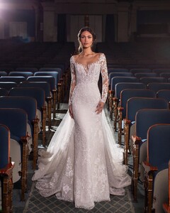 pronovias_101261077_1040169299712636_5964291603115756530_n.jpg