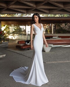 pronovias_101512816_746476359457592_8133984627527448048_n.jpg