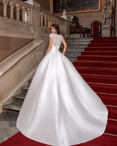 pronovias_101541109_1153739975005604_8628064908021450659_n.jpg