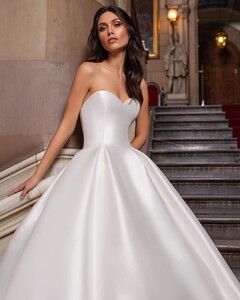 pronovias_101829795_266791598013945_2576280867808961775_n.jpg