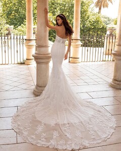 pronovias_102888023_144919903789850_3093093607101232090_n.jpg