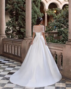 pronovias_103191409_1110568669329004_6159983249046051412_n.jpg