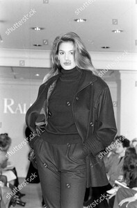ralph-lauren-fall-1988-ready-to-wear-fashion-show-shutterstock-editorial-10458341ac.jpg