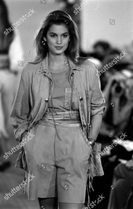 ralph-lauren-spring-1990-ready-to-wear-fashion-show-new-york-shutterstock-editorial-10434161at.jpg