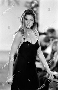 ralph-lauren-spring-1990-ready-to-wear-fashion-show-new-york-shutterstock-editorial-10434161cd.jpg