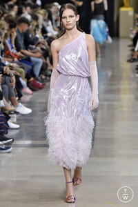 rochas-ss19-0034-9a3e5b.thumb.jpg.68f188d648ff24179c2063edd3f26280.jpg