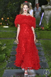 rodarte-ss19-0042-fbaa54.thumb.jpg.573824f6a2c65cf62d85bc107473f77b.jpg