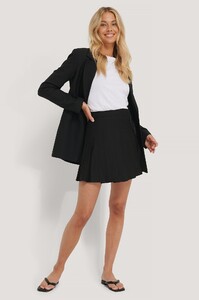 romy_pleated_short_skirt_1642-000022-0002_05c_r.jpg