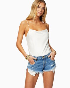 rtw_2020_04_s3_D0420511_denim_short_medium_wash_5761_5000x@2x.jpg