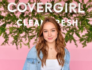 sadie-stanley-covergirl-clean-fresh-launch-party-in-la-01-16-2020-1.jpg