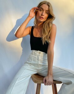 sandra-pintuck-wide-leg-milk-front-pw44759cot_1587609343.thumb.jpg.58242f9fdbb580bf9038b69572ce08c9.jpg