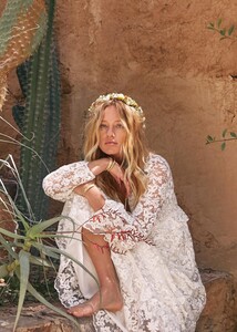 sezane-white-lace-dress-garden-party-1.jpg