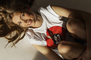 silkephoto_sedcard_Karoline03s.thumb.jpg.0e9829f2eaad8617e01cf4f4214b718d.jpg