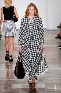 sonia-rykiel-ss18-0009-8359b5.thumb.jpg.d8944606256b7b3e381d902ca3e75ad5.jpg