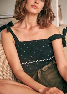 sonia-top-bc5f5269f7addd464ee77c6192444698.jpg