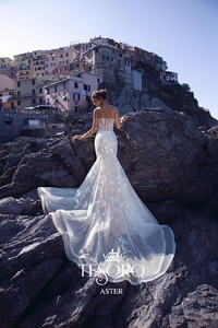 tesoro-2018-wedding-gown-bridal-collection-009.jpg