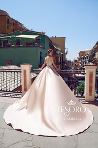 tesoro-2018-wedding-gown-bridal-collection-026.jpg