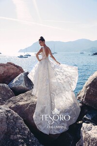 tesoro-2018-wedding-gown-bridal-collection-034.jpg
