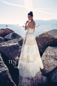 tesoro-2018-wedding-gown-bridal-collection-042.jpg