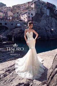 tesoro-2018-wedding-gown-bridal-collection-044.jpg